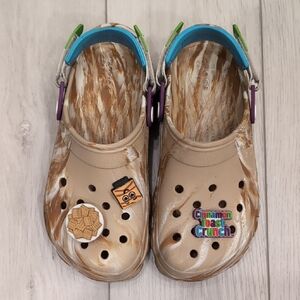 CROCS Kids Sandals with Cinnamon Toast Crunch Design - Tan